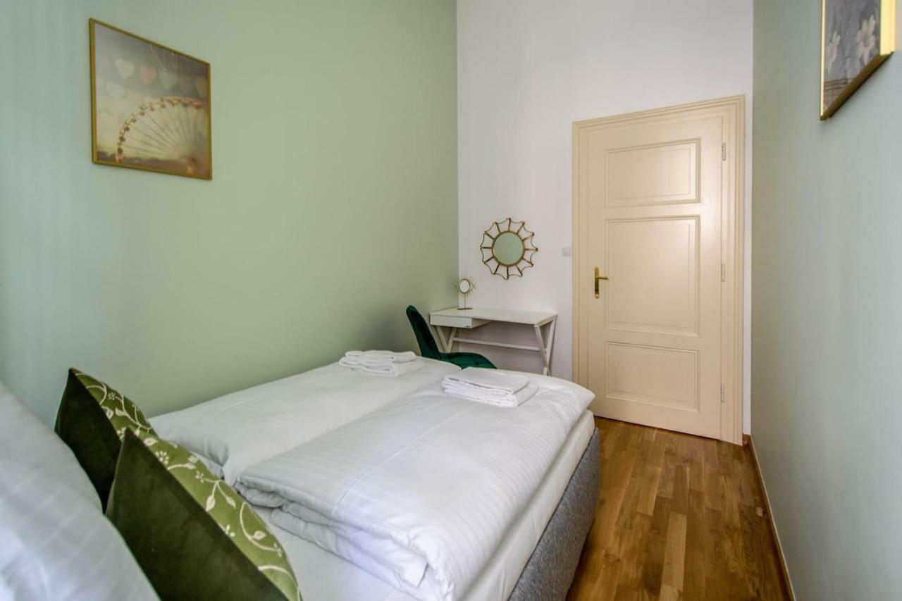 Design 3Bdr Apartment In Residence, Free Parking Prague Ngoại thất bức ảnh