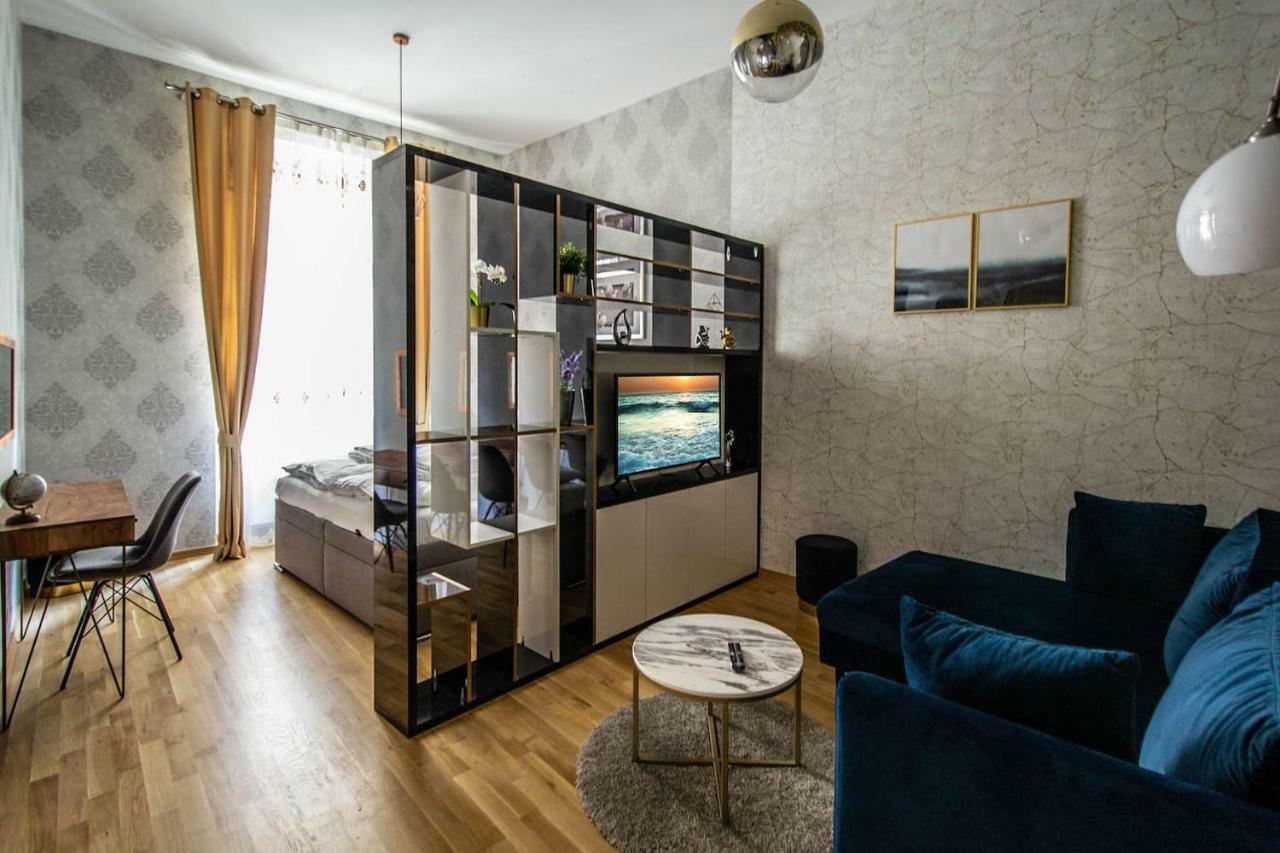 Design 3Bdr Apartment In Residence, Free Parking Prague Ngoại thất bức ảnh